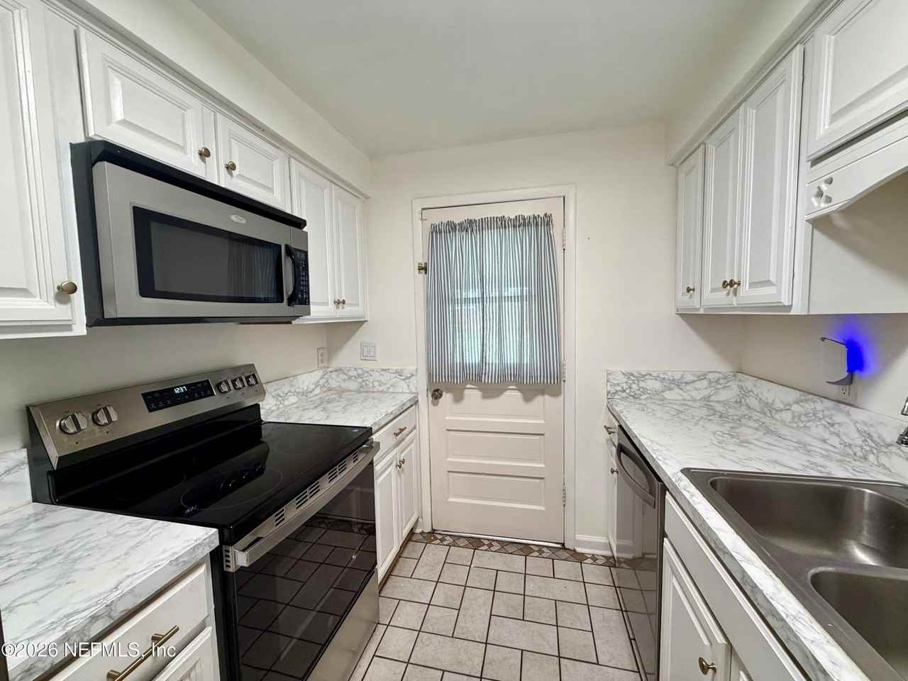 10439 Agave Rd - Photo 5 of 20