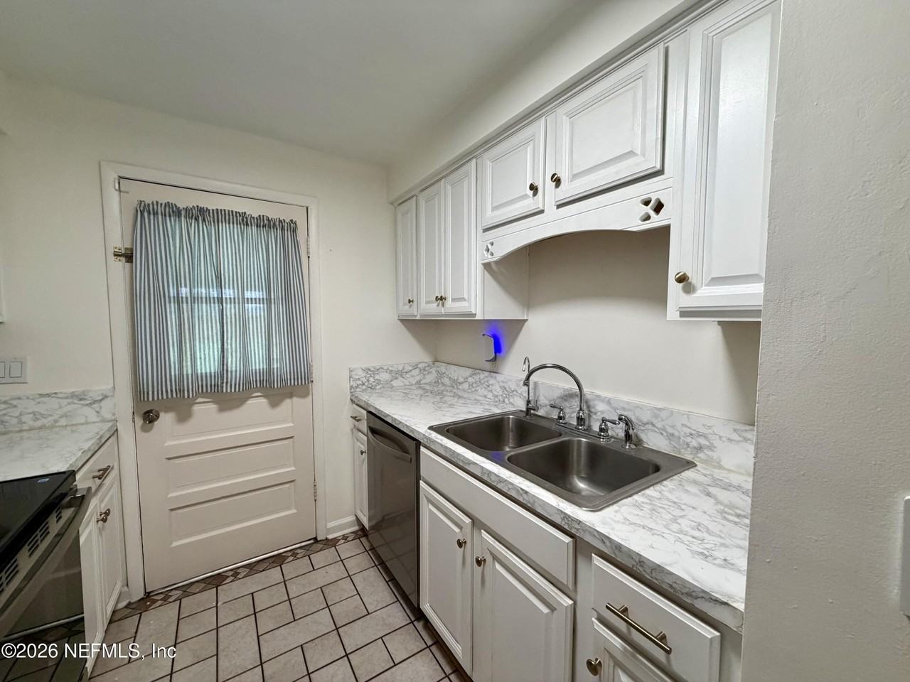 10439 Agave Rd - Photo 7 of 20
