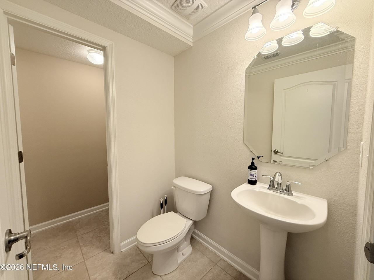 8900 Devon Pines Dr - Photo 7 of 39