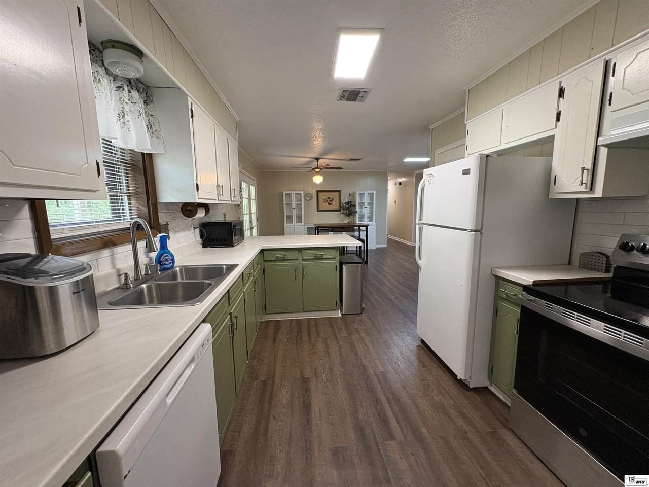 34 Chauvin Dr - Photo 4 of 15