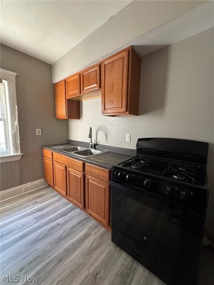 4023 Memphis Ave - Photo 2 of 4