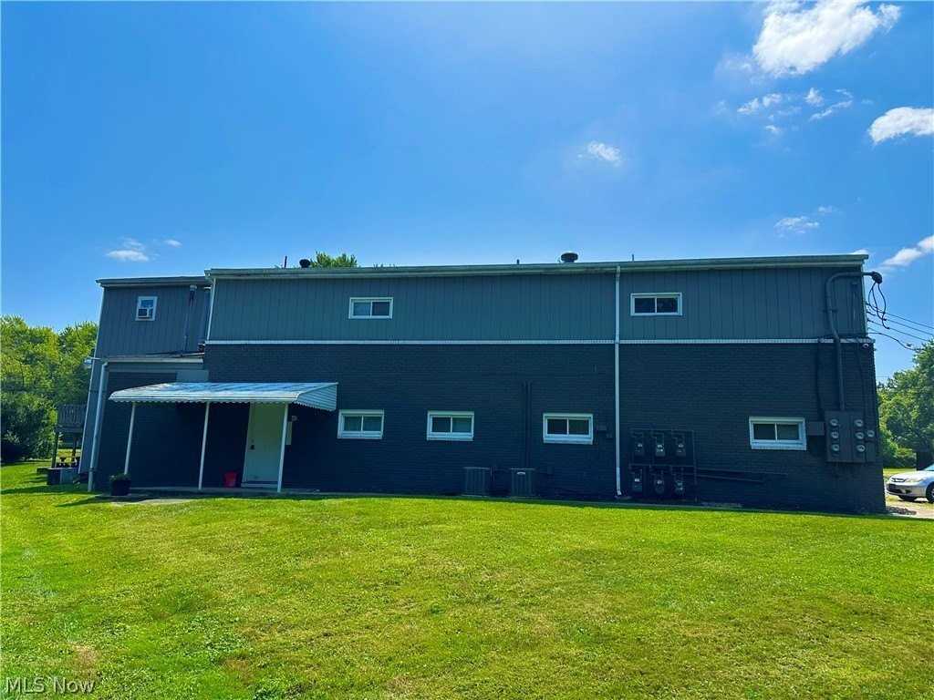 5885 Youngstown Hubbard Rd #3 - Photo 3 of 13