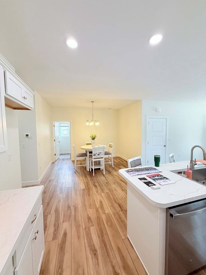 1468 S 16th St - Photo 3 of 9
