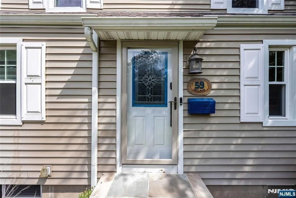 59 Delmar Ave - Photo 5 of 33