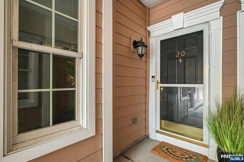 20 Lydia Dr - Photo 2 of 45