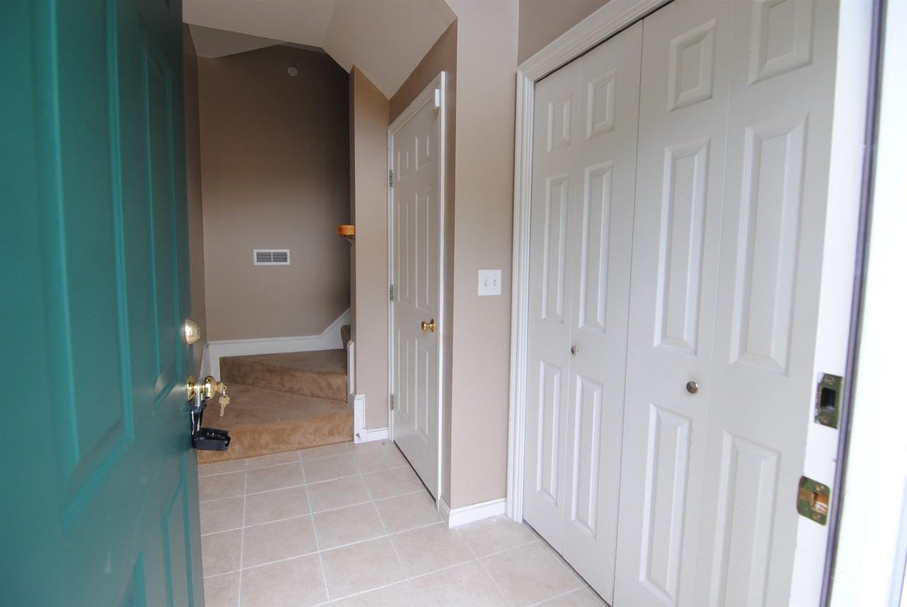 75 Barrington Ave - Photo 2 of 19