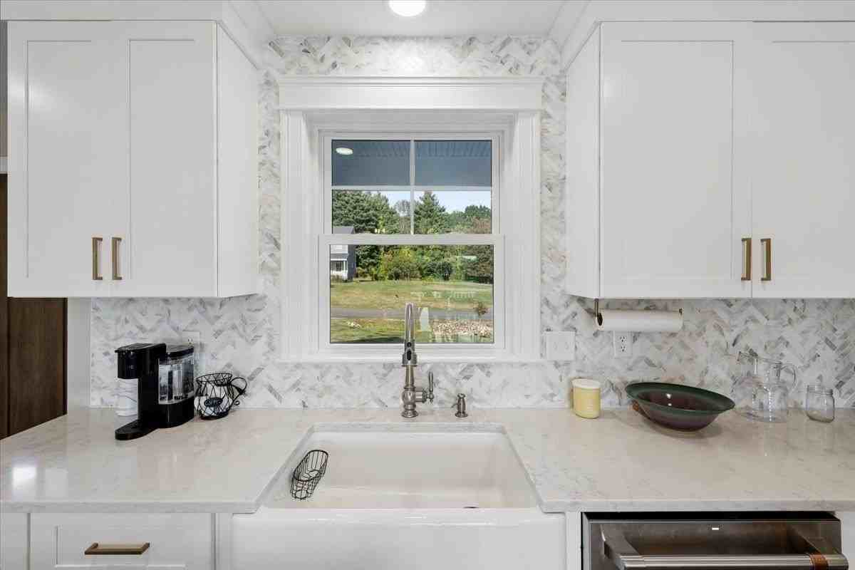 19 Seward Farm Ln - Photo 4 of 33
