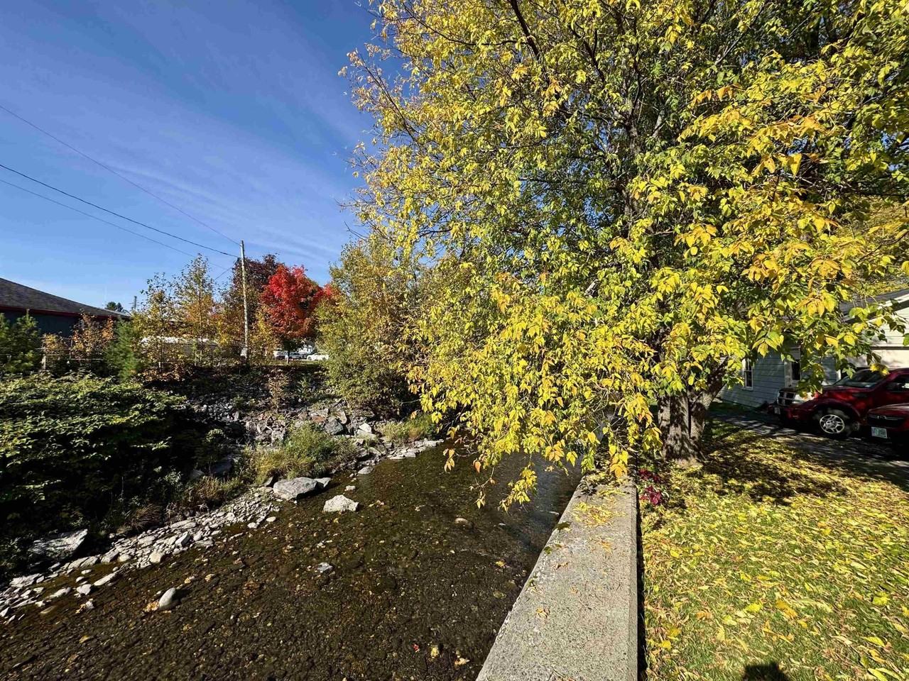 139 Main St - Photo 3 of 8