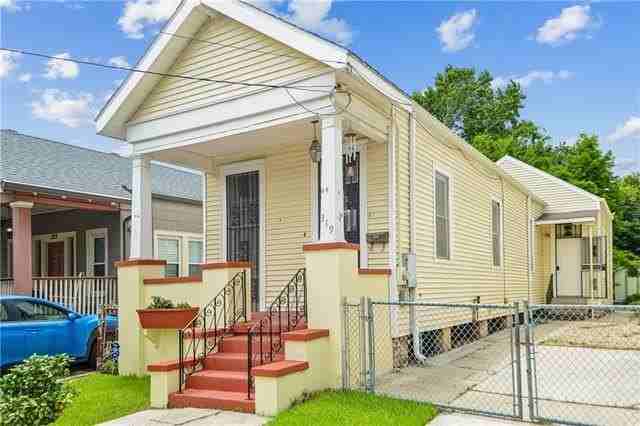 319 S Murat St - Photo 2 of 25