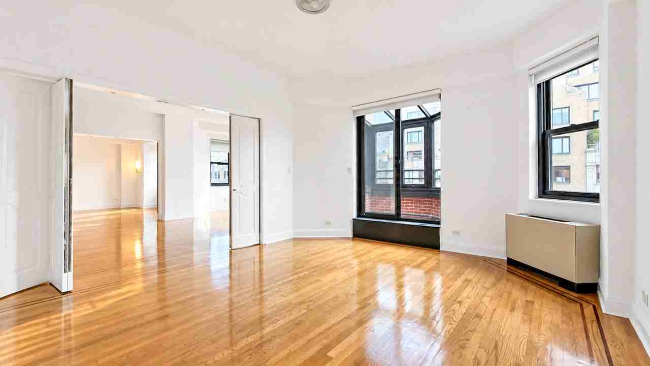 7 E 86th St #PH1 - Photo 2 of 8