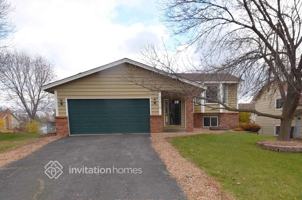 featured image of 2416 Crestmount Ln