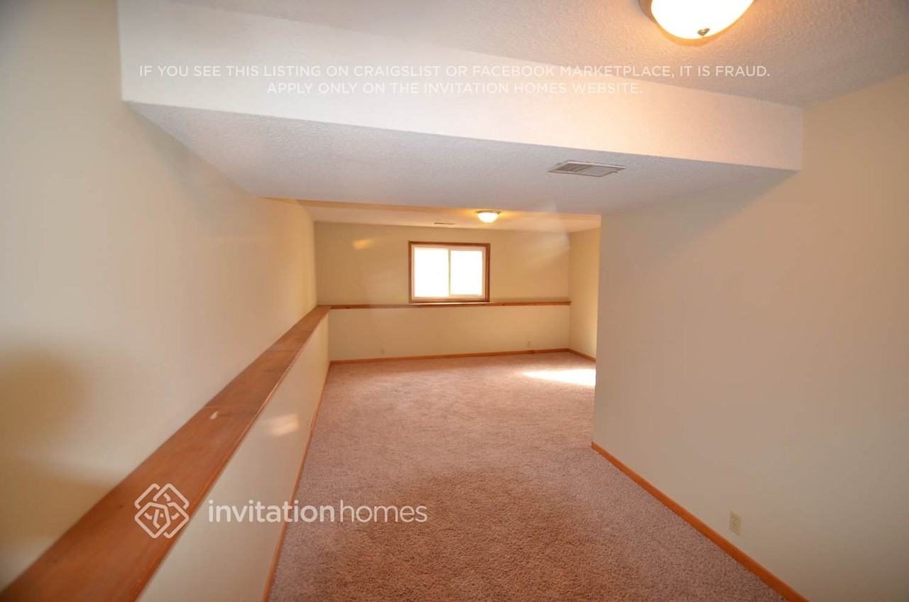 2416 Crestmount Ln - Photo 5 of 12