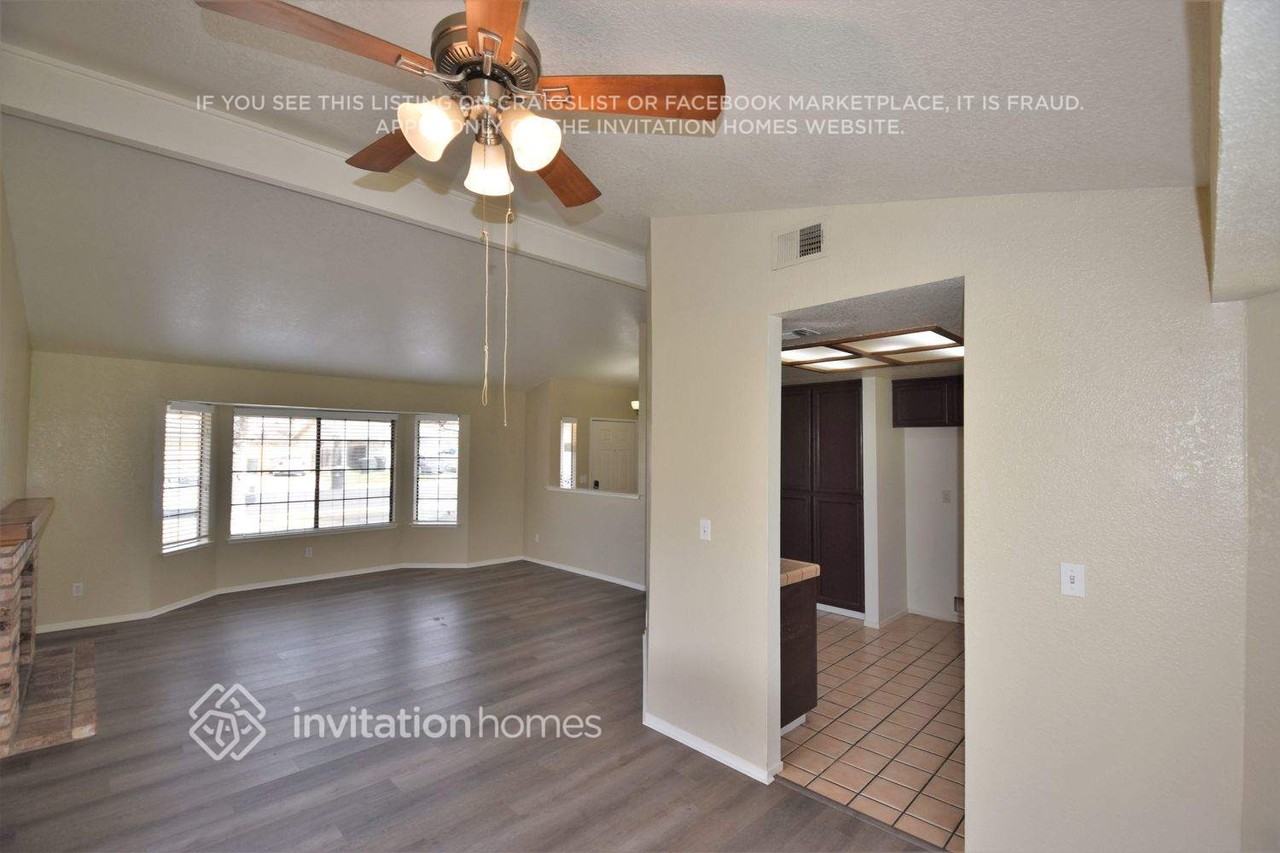 1421 Hickory St - Photo 3 of 16