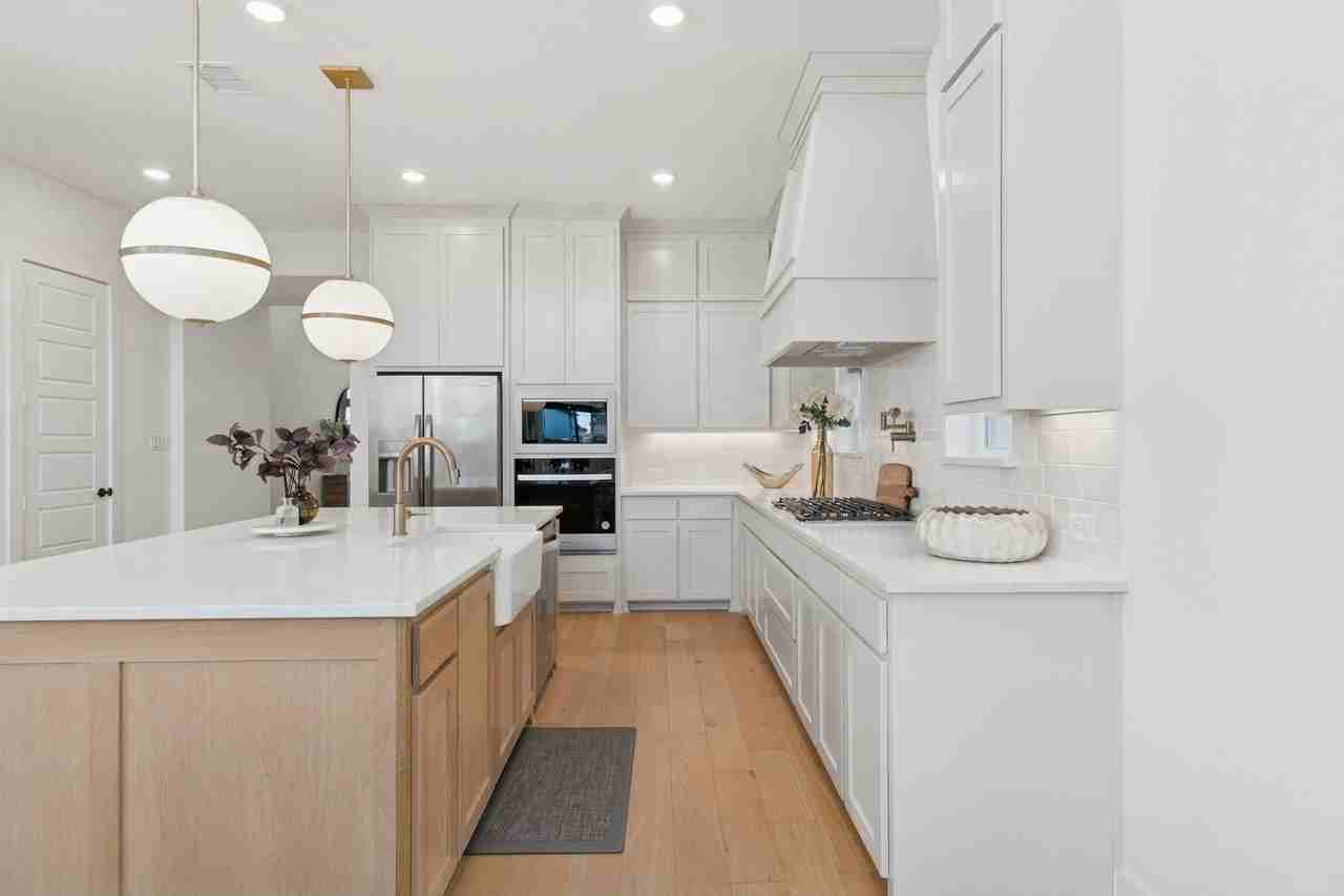 1117 Bradford St - Photo 7 of 36