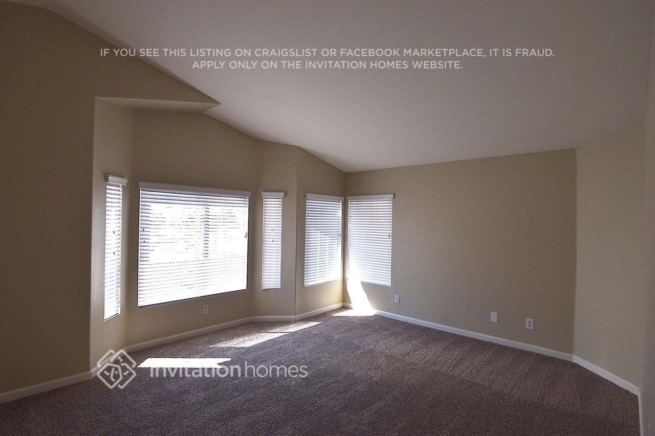 2667 Ridgewater Cir - Photo 7 of 17