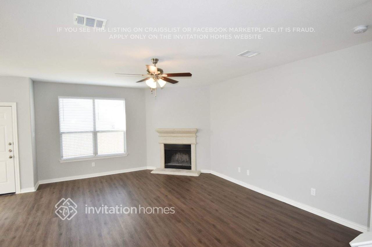 5732 Sapphire Pool Trl - Photo 4 of 17