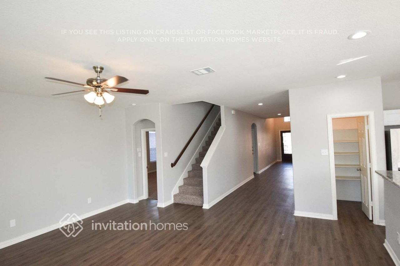 5732 Sapphire Pool Trl - Photo 5 of 17