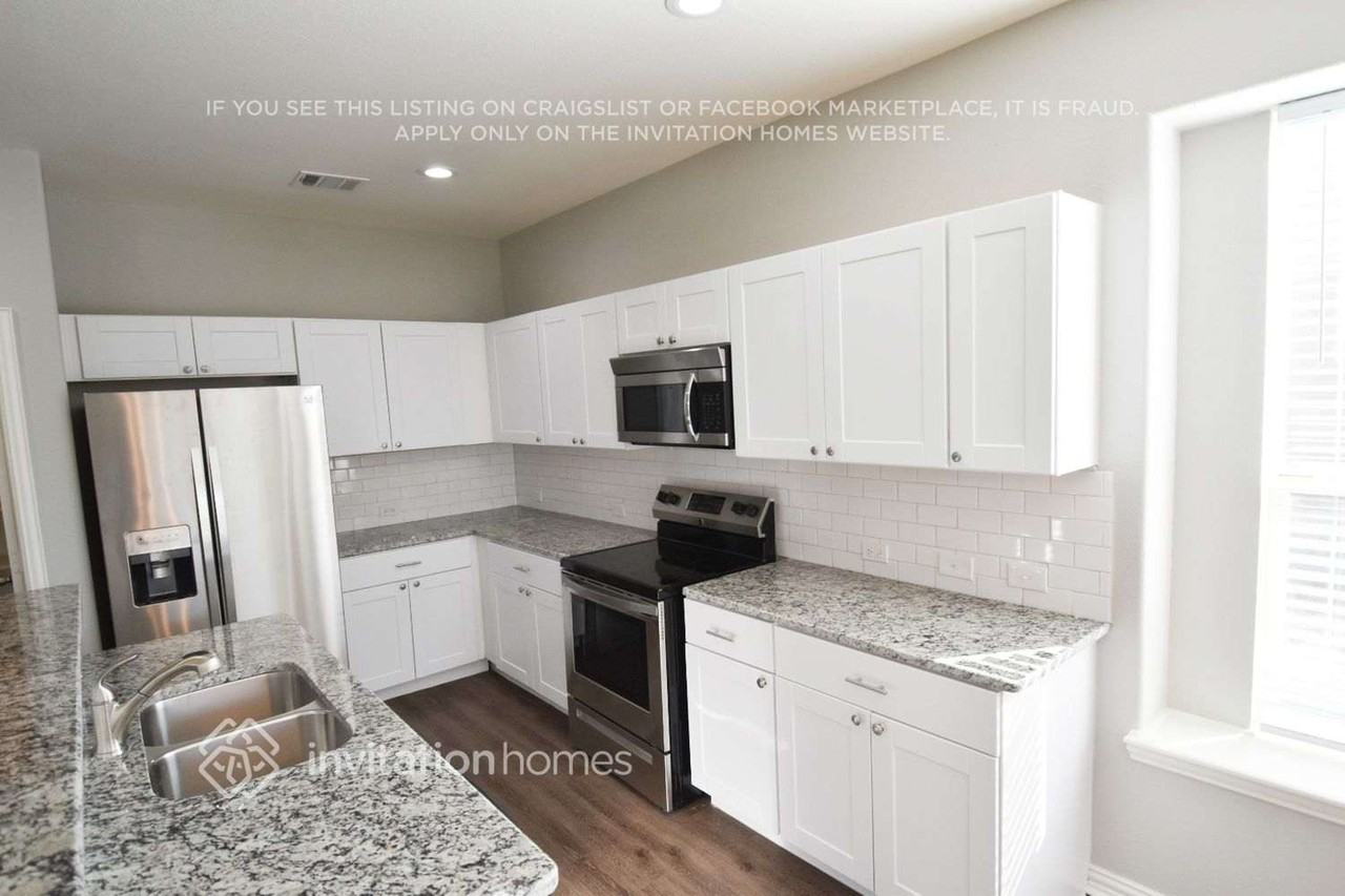 5732 Sapphire Pool Trl - Photo 7 of 17