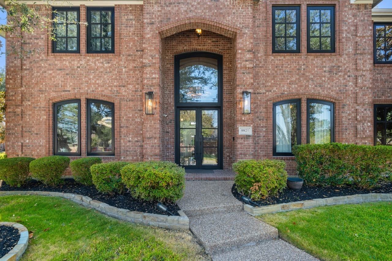 5925 Chatham Ln - Photo 4 of 40