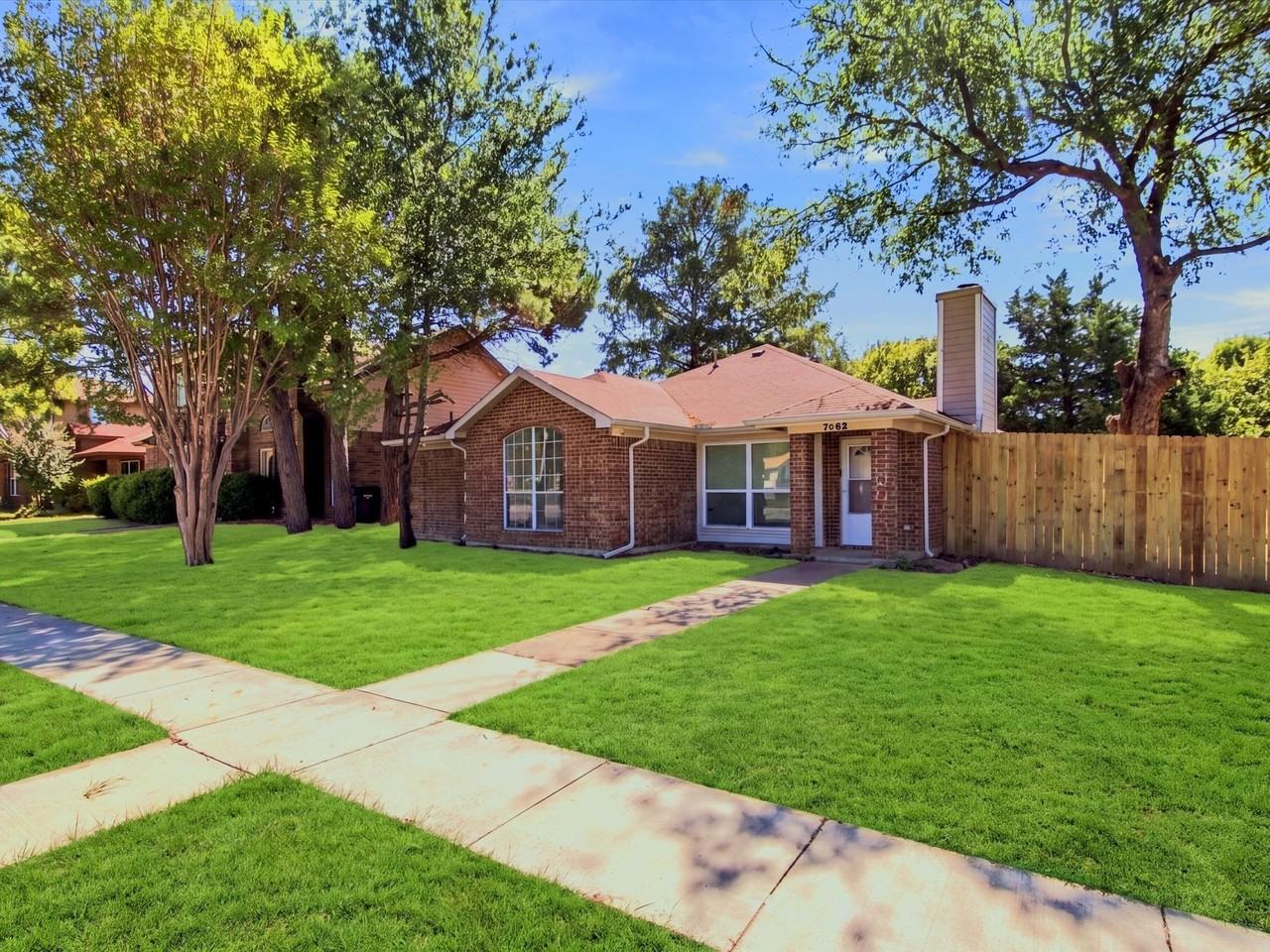 7562 John T White Rd - Photo 3 of 36