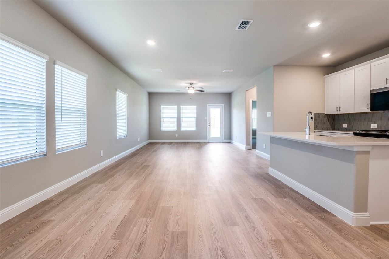 602 Ezra Ln - Photo 5 of 25