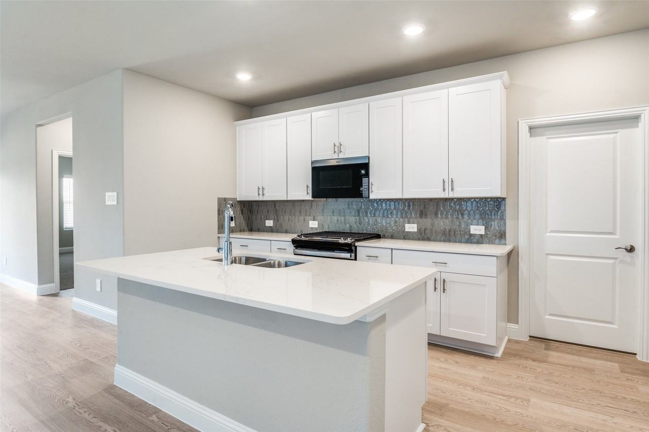 602 Ezra Ln - Photo 6 of 25