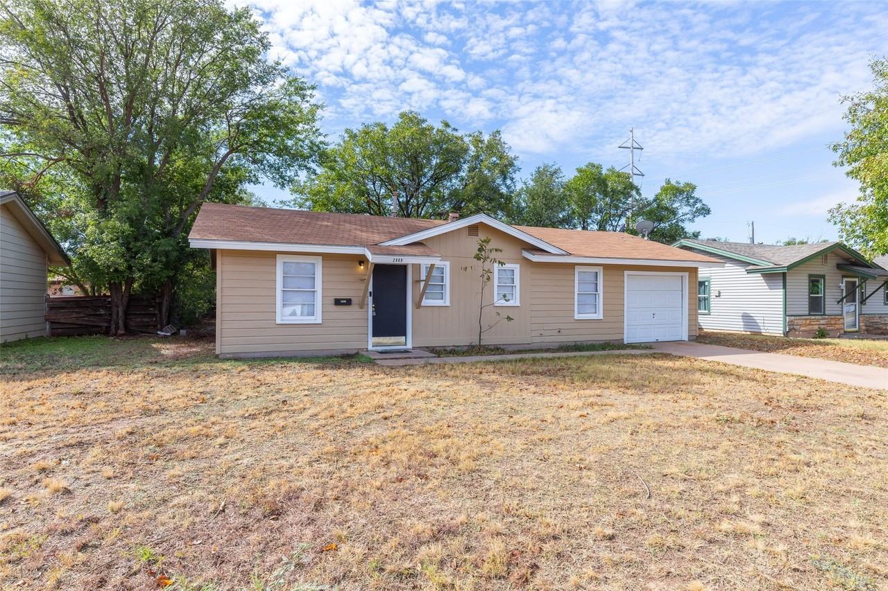 2809 S 27th St - Photo 2 of 27