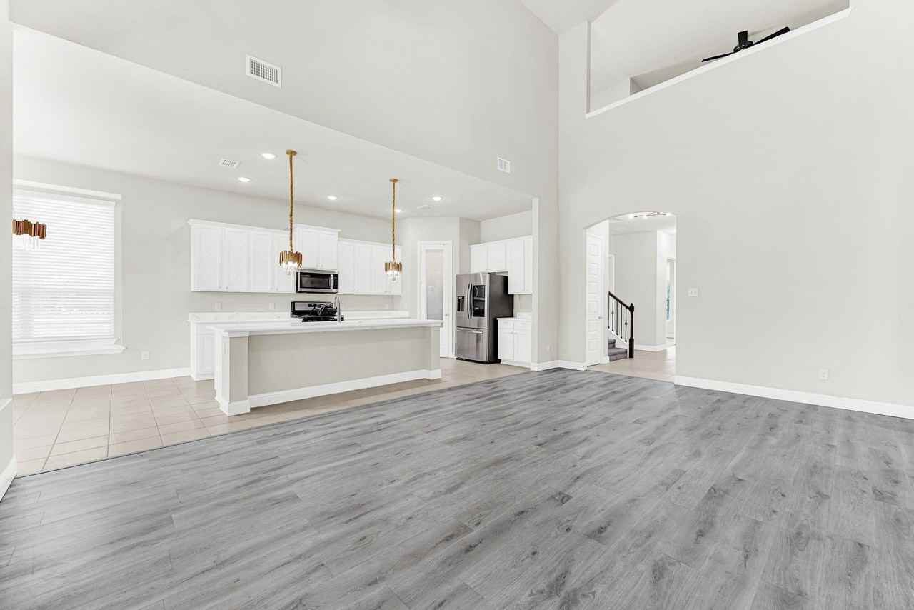 1415 Hickory Woods Way - Photo 2 of 38