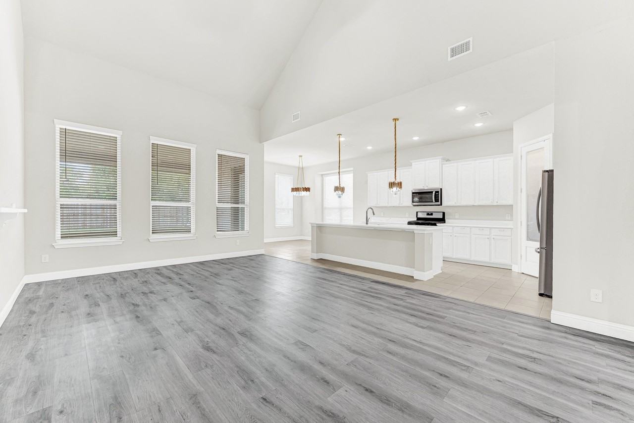 1415 Hickory Woods Way - Photo 3 of 38