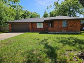 1306 N Powell Pkwy - Photo 1 of 1