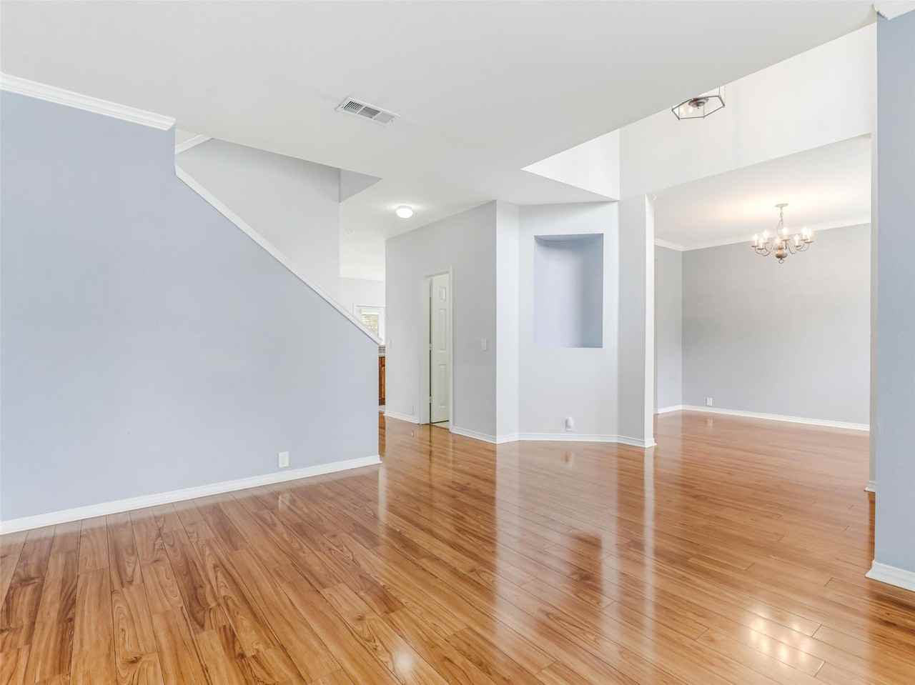 7419 Ravenhill Dr - Photo 7 of 39