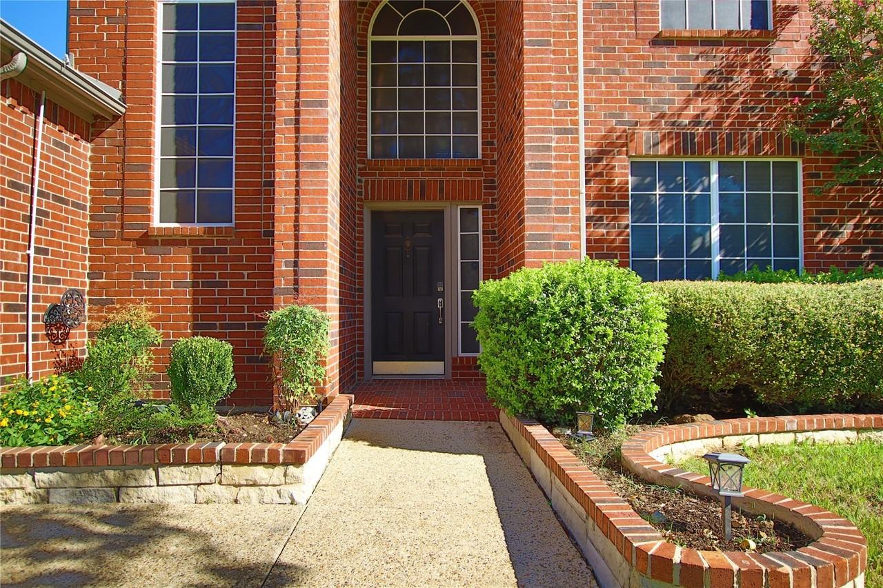 1625 Mallard Dr - Photo 2 of 26
