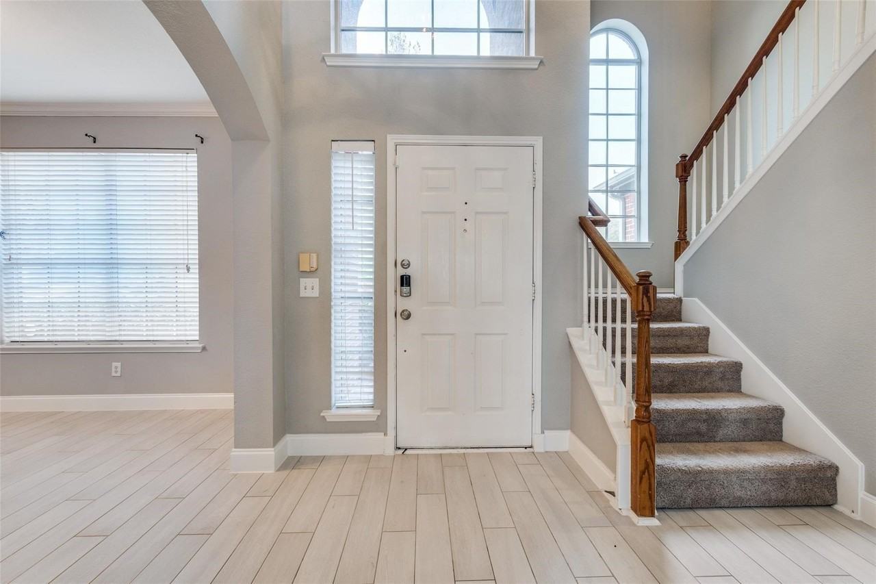1625 Mallard Dr - Photo 3 of 26