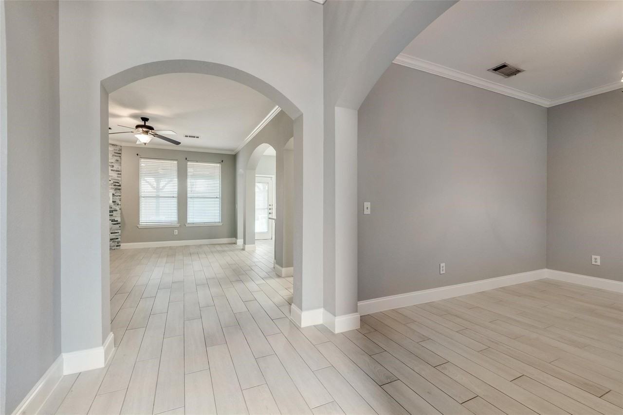 1625 Mallard Dr - Photo 4 of 26