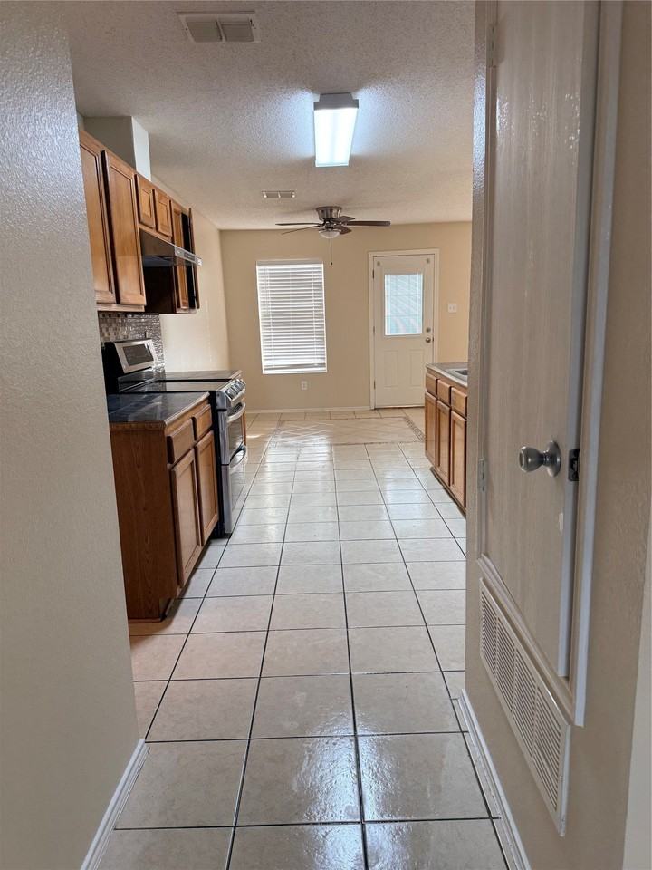 2531 Barksdale Dr - Photo 7 of 19