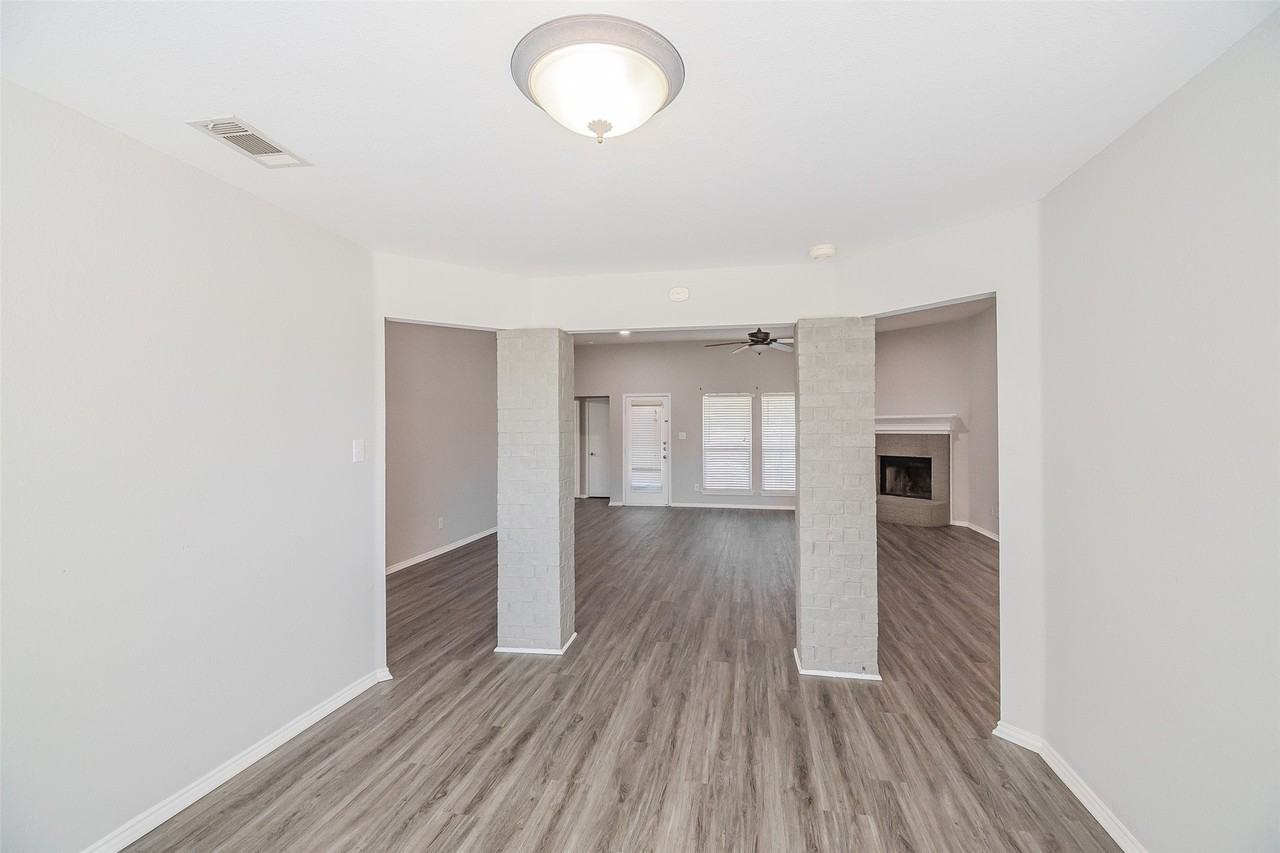 633 Dover Heights Trl - Photo 3 of 20