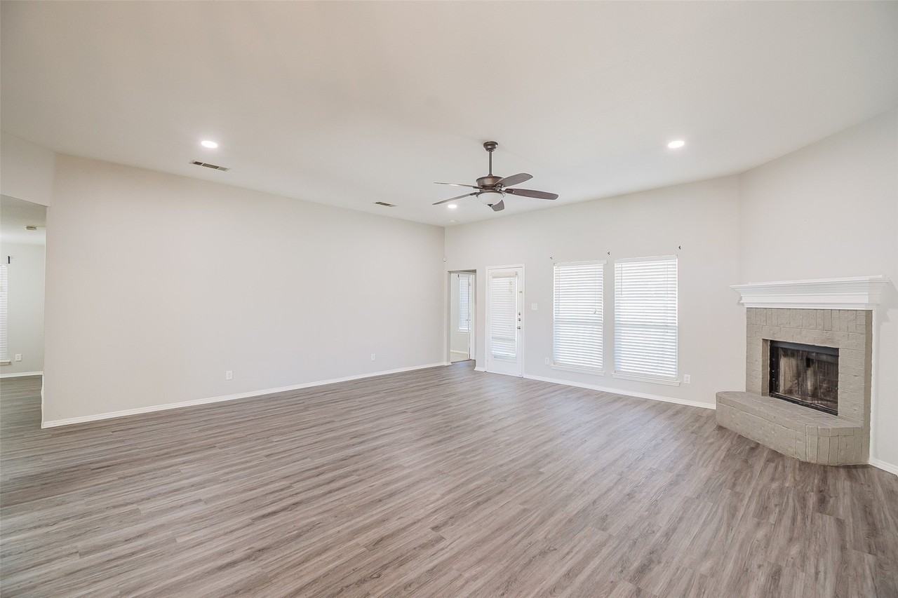 633 Dover Heights Trl - Photo 5 of 20