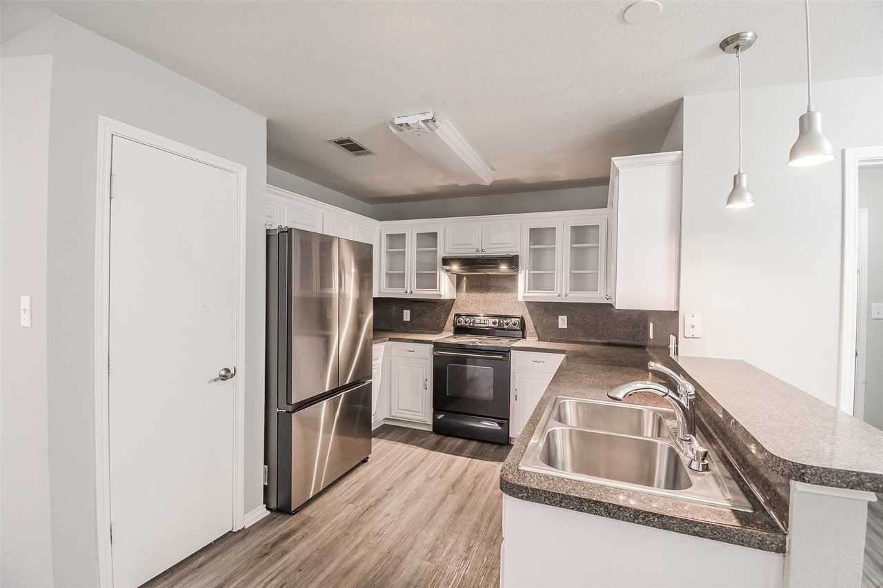 633 Dover Heights Trl - Photo 7 of 20