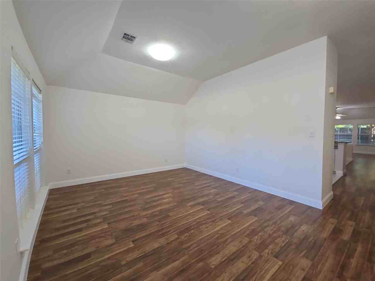 2424 Brycewood Ln - Photo 3 of 29