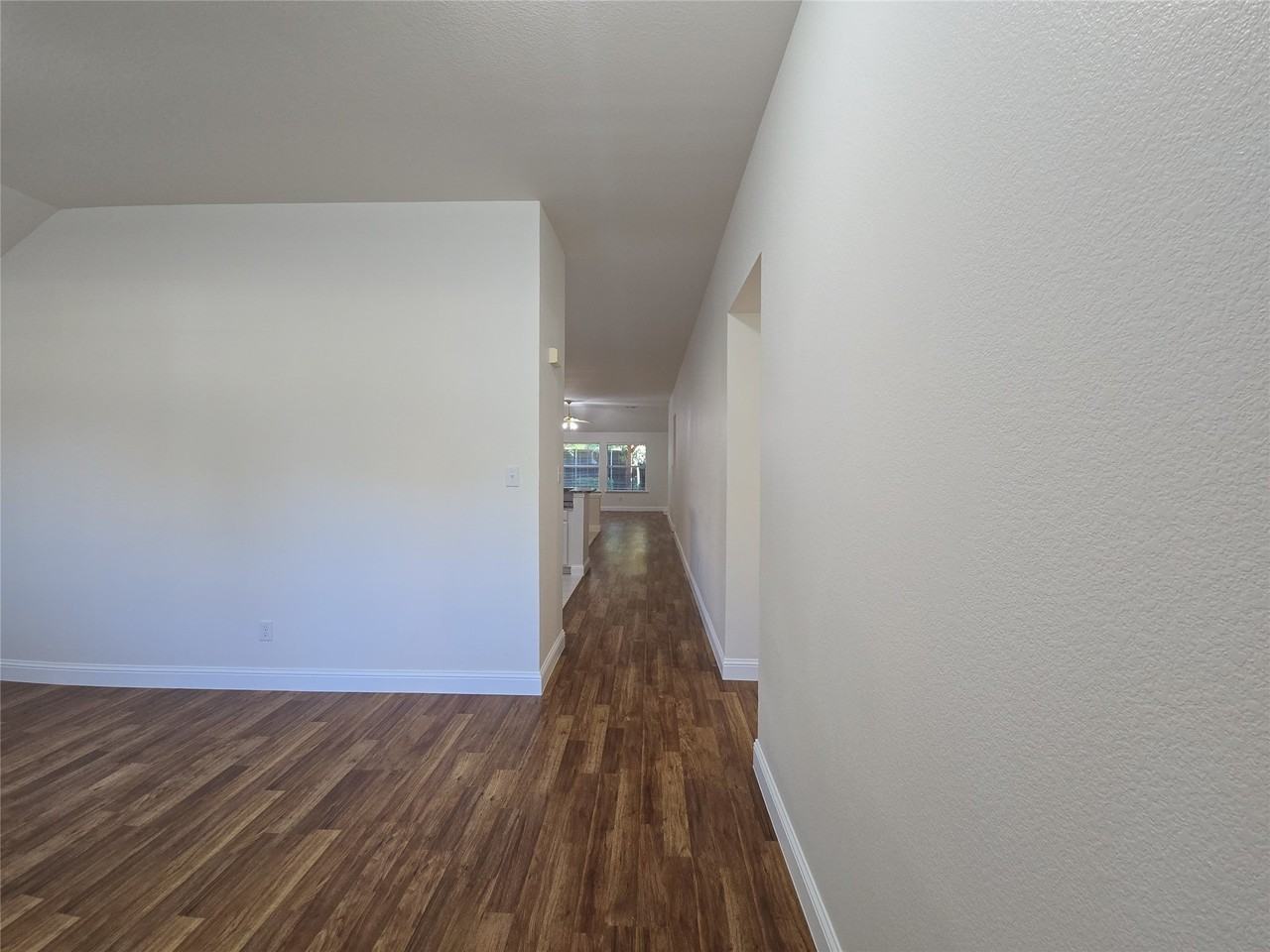 2424 Brycewood Ln - Photo 5 of 29