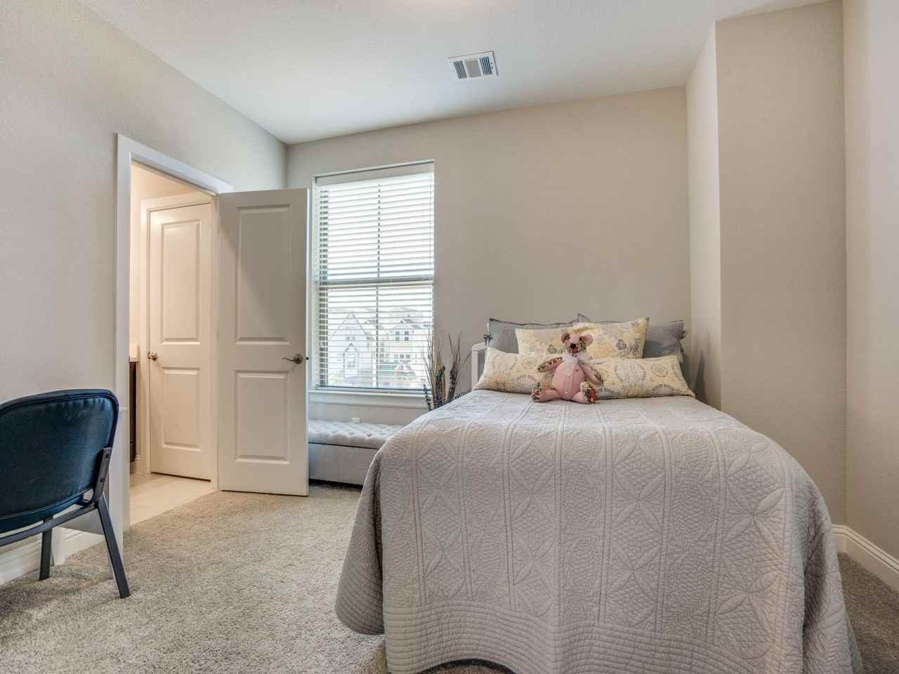 1074 Manacor Ln - Photo 7 of 12