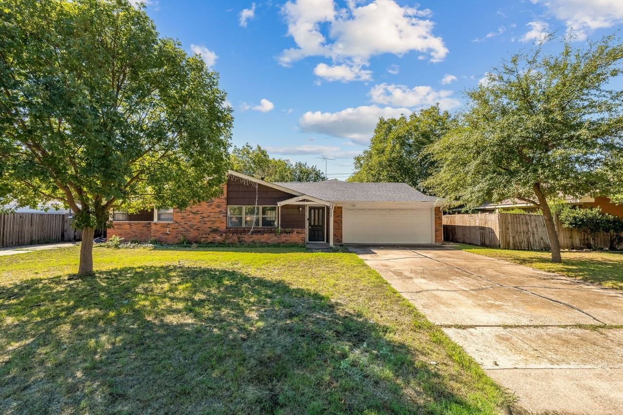 4629 Fawn Dr - Photo 2 of 39
