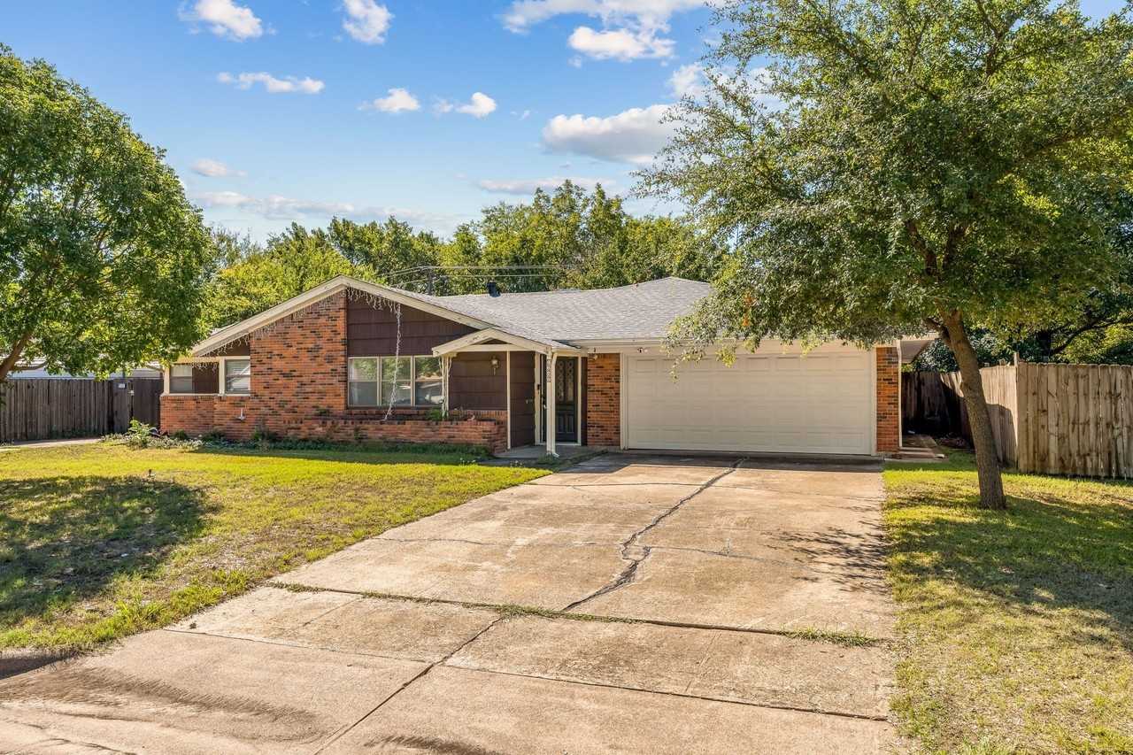 4629 Fawn Dr - Photo 3 of 39