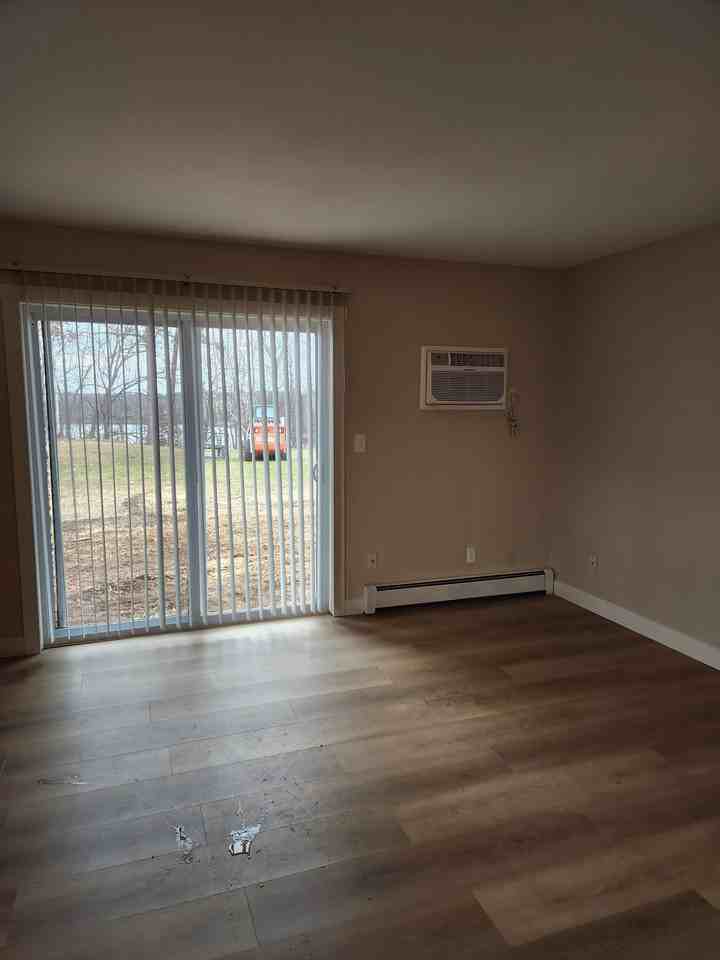 16440 Main StUnit 6 #6 - Photo 5 of 7