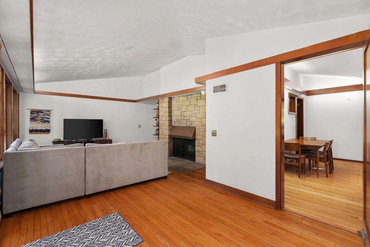 1018 Shorewood Blvd #1 - Photo 4 of 18