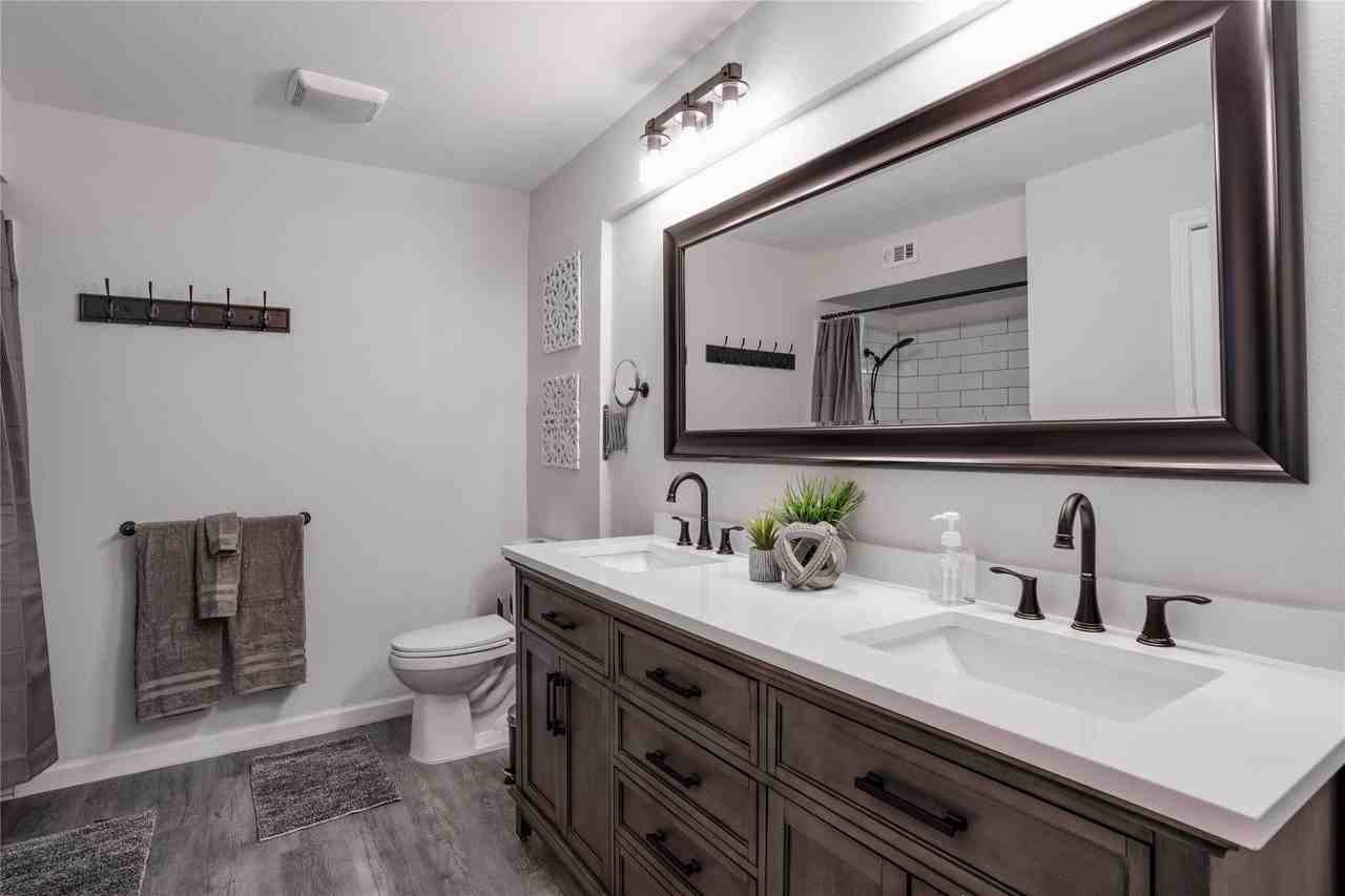 3313 Carriage Ln - Photo 7 of 13