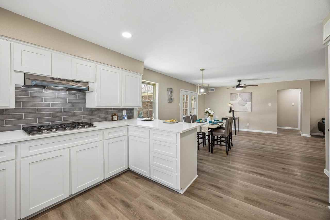 1725 Bardfield Ave - Photo 5 of 12