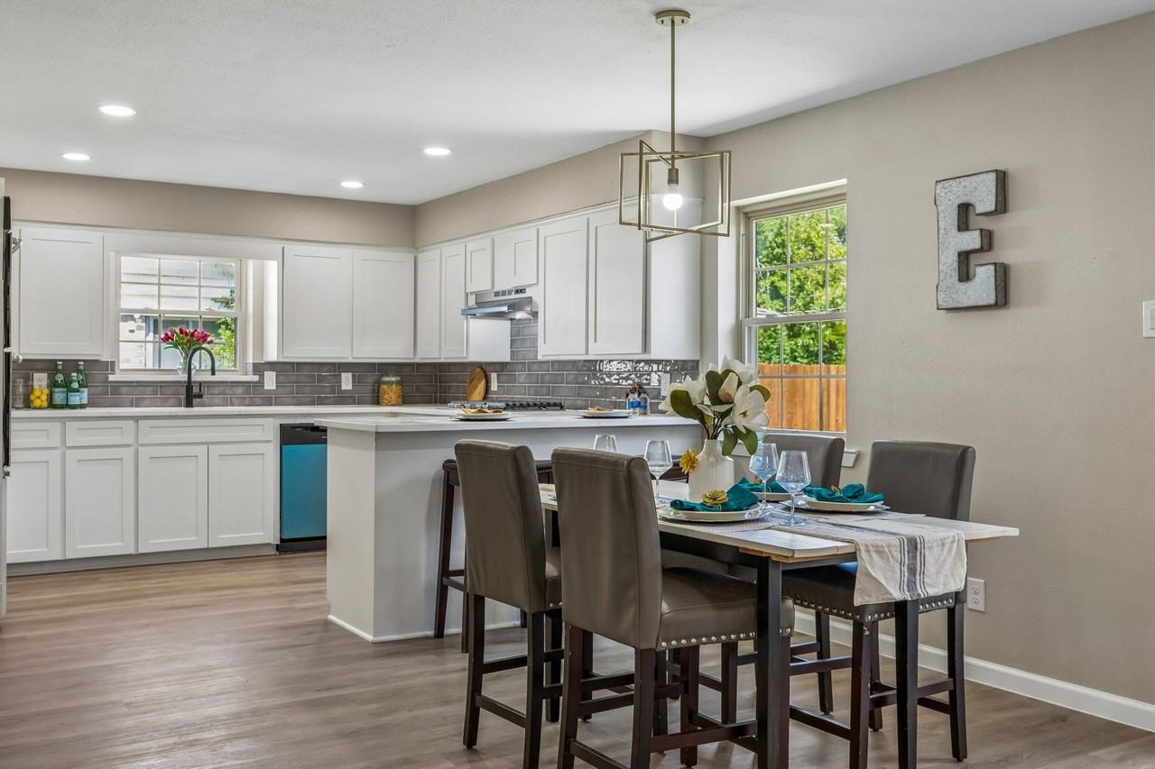 1725 Bardfield Ave - Photo 6 of 12