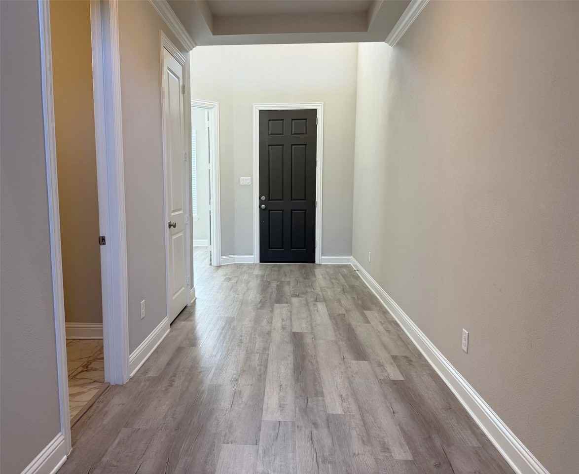 4704 Hammerstein Blvd - Photo 4 of 40