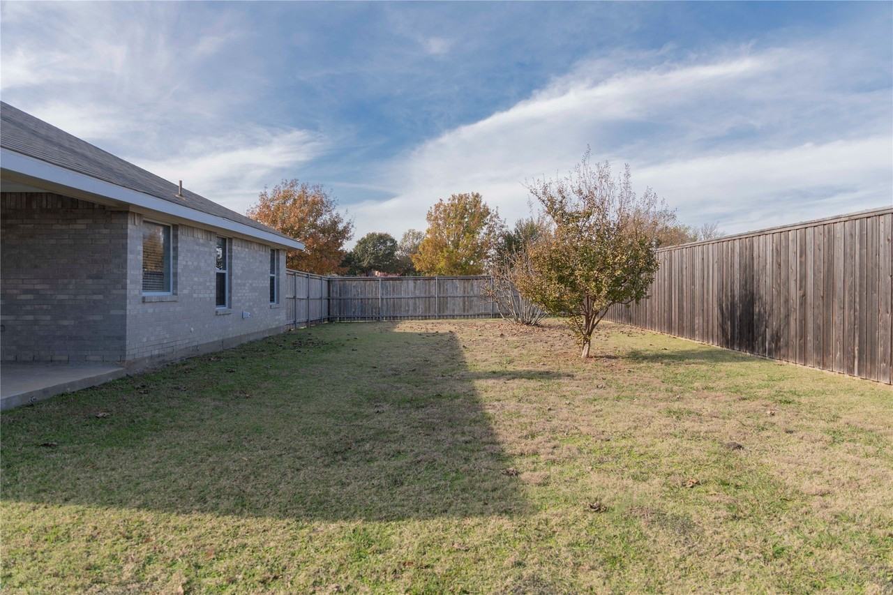 15534 Durango Dr - Photo 4 of 21
